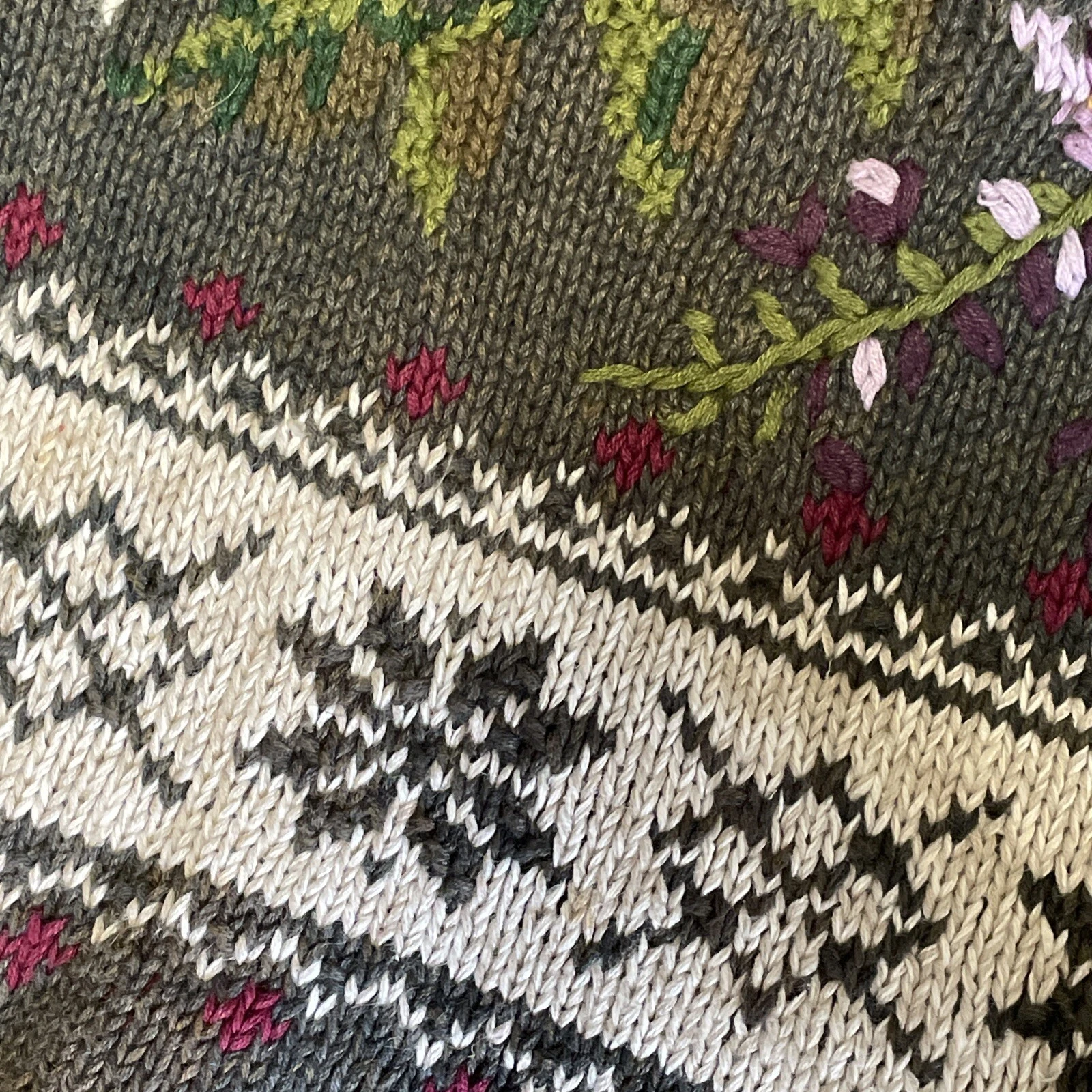 VINTAGE Tiara Christmas Sweater Women’s M/L