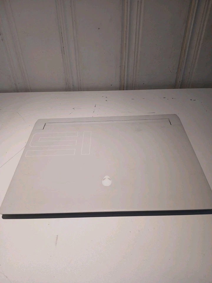 Игровой ноутбук Alienware x15 r2 - Изображение 3 из 4