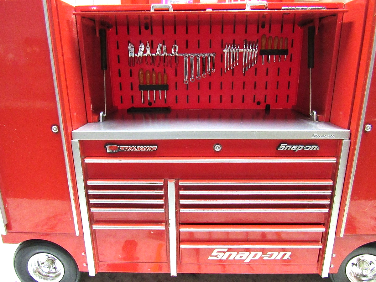 Snap On CROWN PREMIUM 1:8 Scale Diecast TOOL CART KRL7002A WITH
