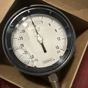 NoShok 45-760-30/15 1Liquid Filled Pressure Gauge -30 15 PSI 1/2” NPT Bottom New