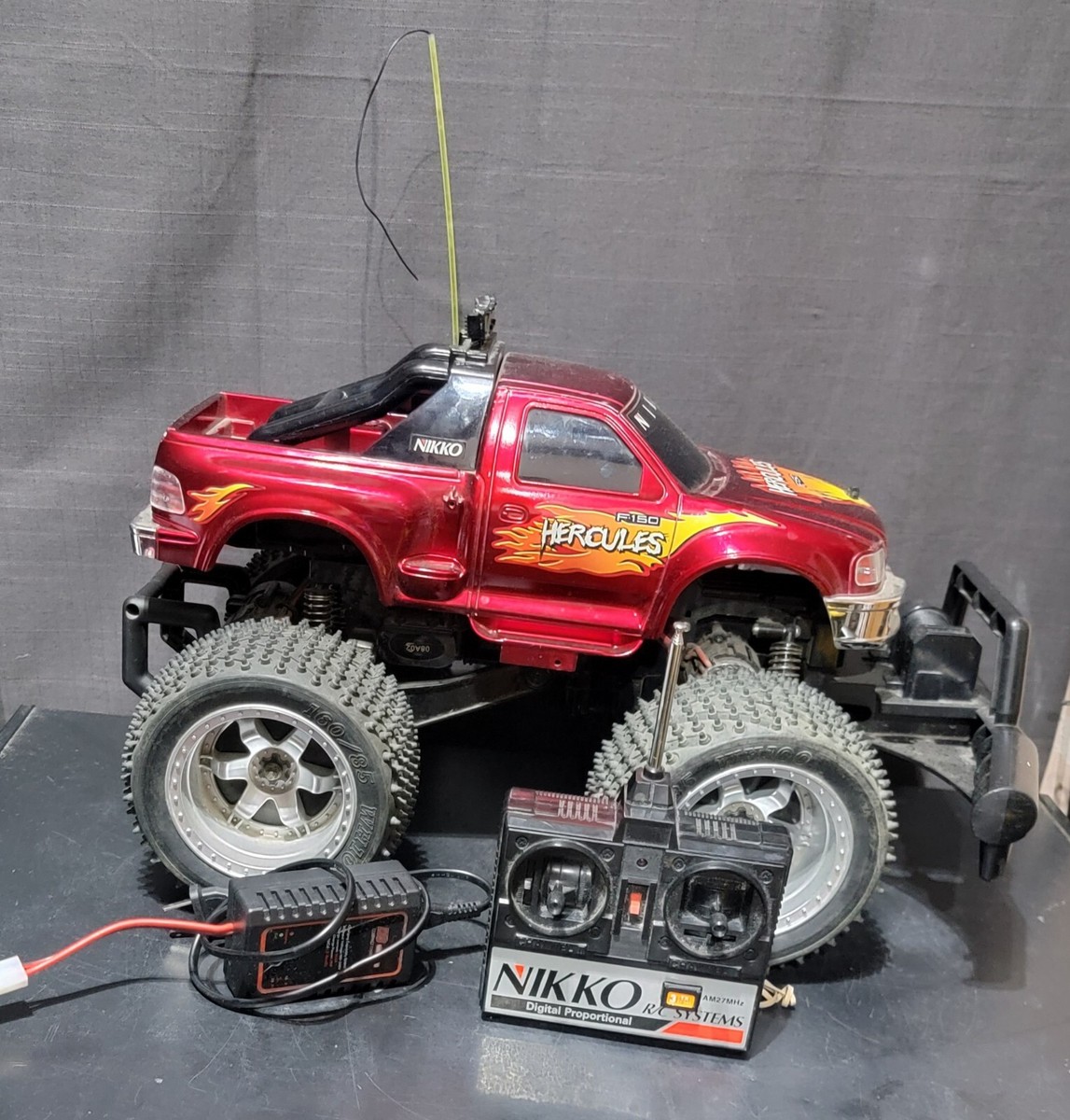 NIKKO ニッコー製FORD F-150 1/6 ラジコン+ビクターラジカセ NIKKO ニッコー製FORD F-150 1/6 ラジコン+ビクターラジカセ