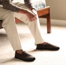 Acorn Men  s Fave Gore Slippers   Cushioned Charcoal Tweed, Size 9-10