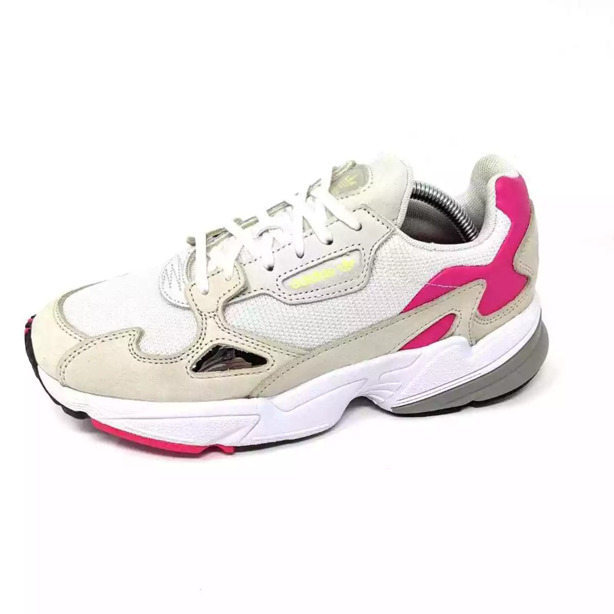 Adidas shoes kylie discount jenner kylie jenner