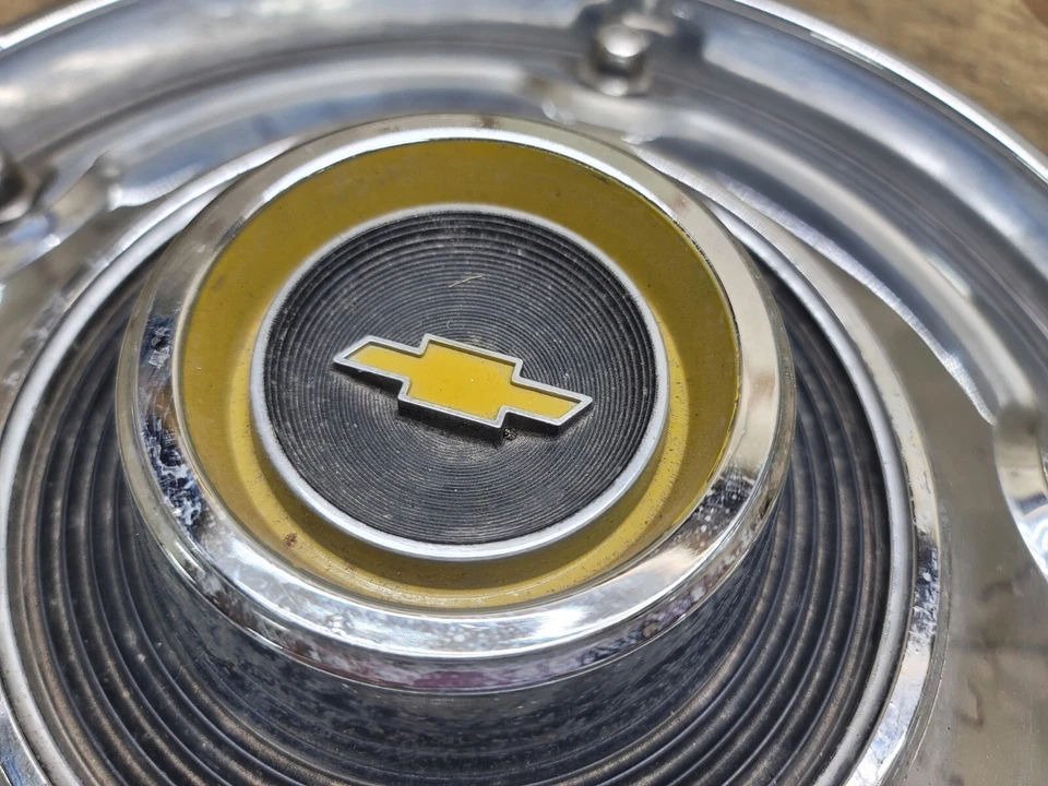 Chevrolet 1973-1975 OEM cromo media tonelada camión tapacubos GM 73 74 75 C10 OEM 1/2 Foto 4 de 4