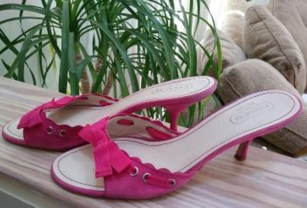 Coach Cyndi Fuschia Kid Suede Slip On Shoes with Kitten Coach Cyndi Fuschia Kid Suede Slip On Shoes with Kitten
