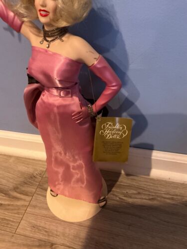 Franklin Heirloom Marilyn Monroe bambola statuina gentiluomo bionde perfette con supporto - Foto 3 di 5