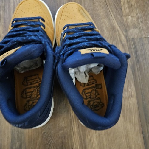 Nike SB Dunk Low PRM 90s Backpack Desert Ochre Midnight Navy (Men's) DX6775-400 - Picture 3 of 9