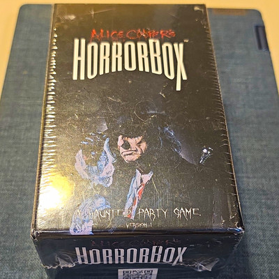 Fitz Games Alice Cooper's HorrorBox Base Party Game V1 Horror 4+ 2020 14+