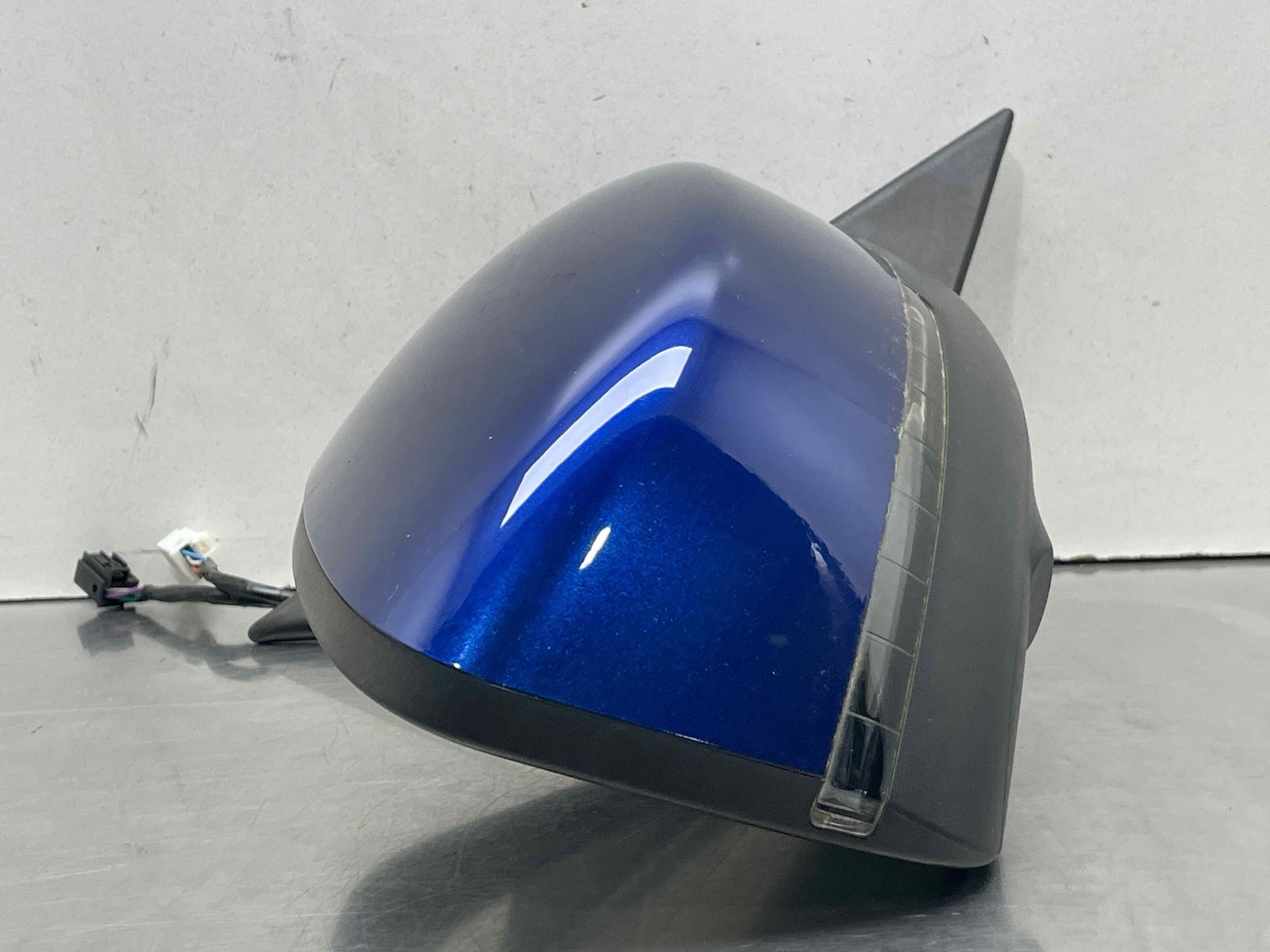 2017 Maserati Levante Passenger Right Door Mirror OEM Blue Mica BEM Signal RH 17
