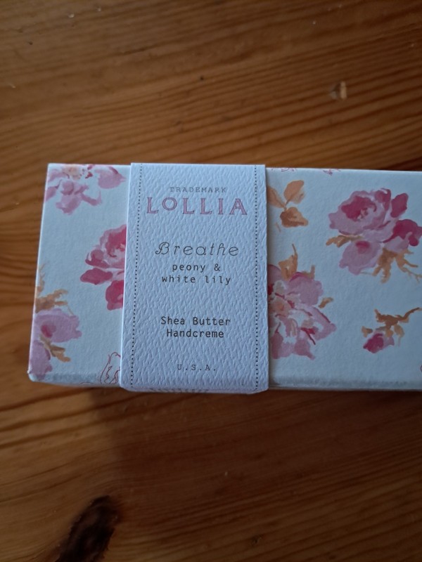 New Authentic LOLLIA Breathe Peony & White Lily #19 Shea Butter Handcreme 4 oz