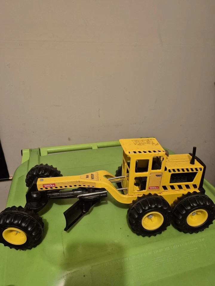 Niveladora de carretera Tonka Toys vintage de metal amarillo Foto 3 de 4
