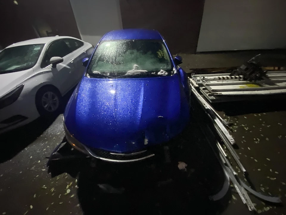 Used Right Quarter Glass fits: 2015 Chrysler 200 Sdn chrome trim Right Grade A - Image 3 of 4