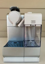 Delonghi NEW Nespresso Lattissima Touch Machine with Milk Frother EN560S