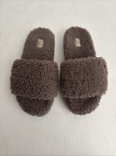 UGG Women  s Cozetta Curly Slipper Slides Sandals - 1130838 - Grey - 9 US