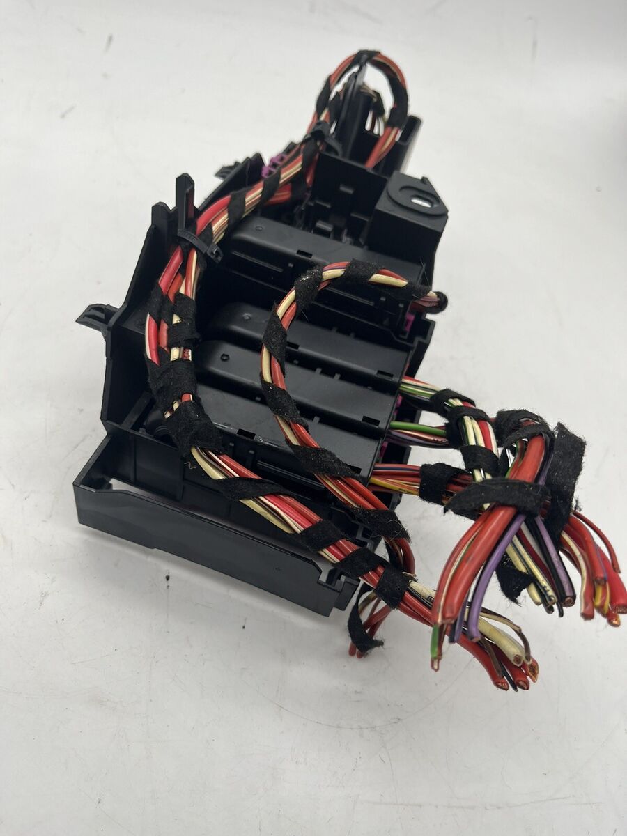 2009-2016 AUDI A5 S5 Q5 Rear Right Trunk Fuse Box Power 2009-2016 AUDI A5 S5 Q5 Rear Right Trunk Fuse Box Power