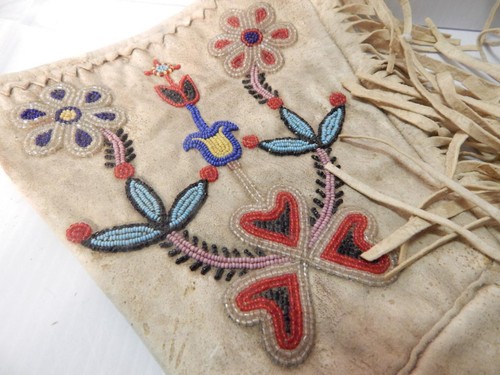 VINTAGE ANTIQUE 1910-20s NEZ PERCE' INDIAN BEADED GAUNTLETS - XLNT COND - SHOWY - Picture 2 of 8
