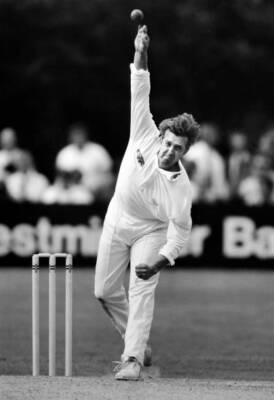 Ian Salisbury bowling for Sussex against Buckinghamshire duri- Old Cricket Photo