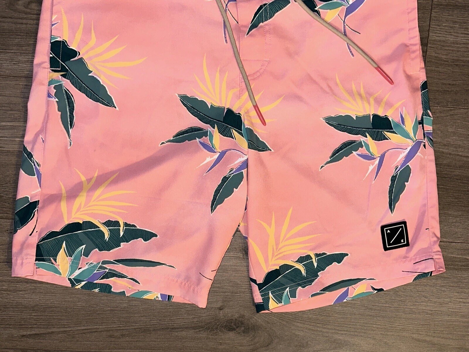 American Eagle Pink Tropical Swimwear Swim Shorts With Pockets Men M Medium image 9