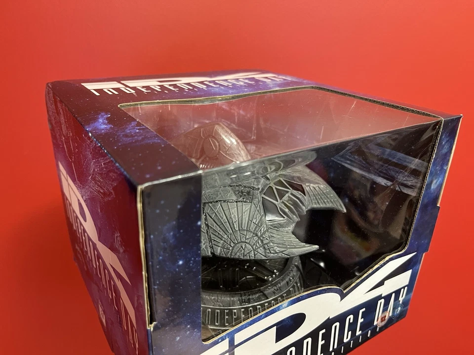 Independence Day Attacker Edition Limited Edition Blu-ray Box - Image 2 of 4