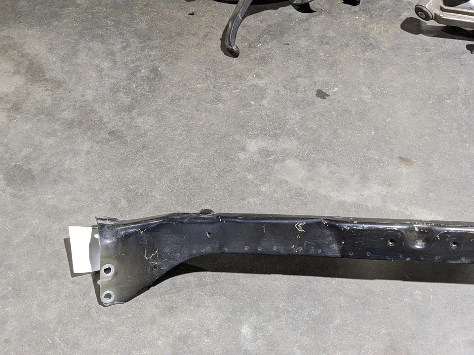 Soporte inferior núcleo radiador compatible con camioneta Sierra 2500 20-25 1176661 Foto 3 de 4