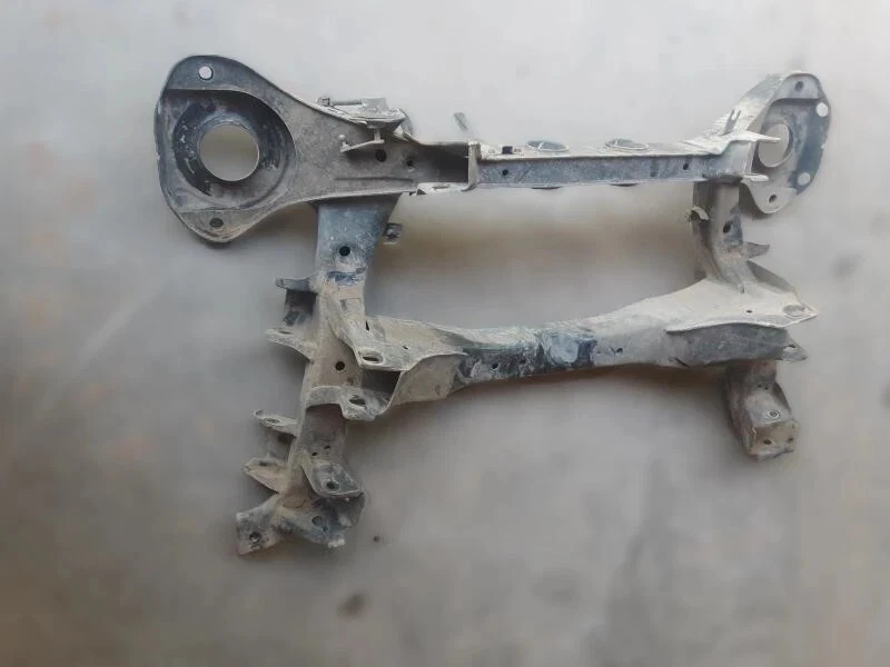 2005-2015 Nissan Armada Infiniti QX56 Engine Cradle Rear Crossmember Assy OEM. - Image 2 of 3