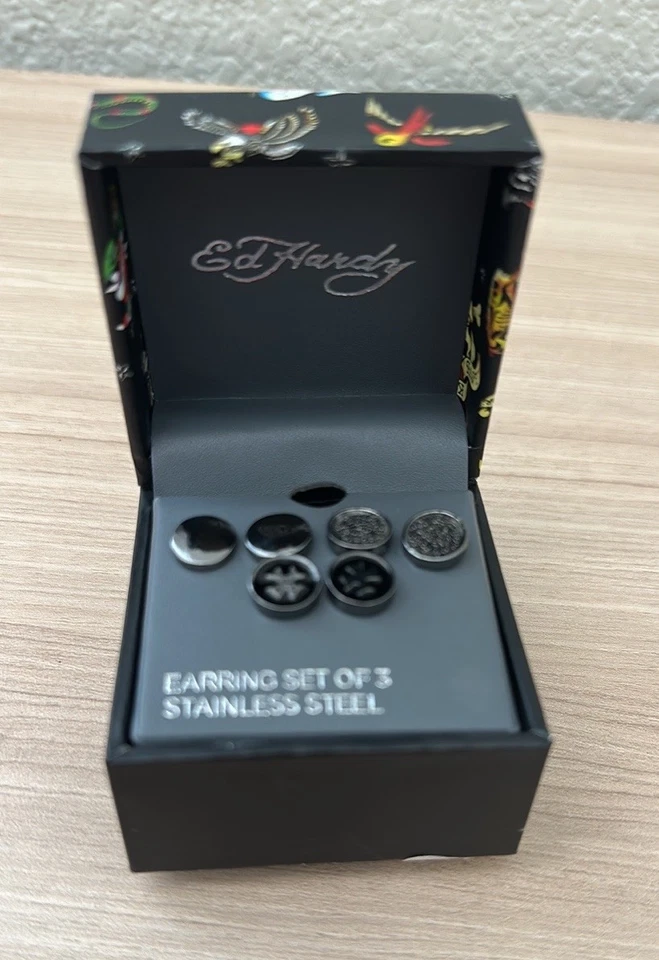 Juego de pendientes Ed Hardy de acero inoxidable negro para hombre nuevo Foto 3 de 3