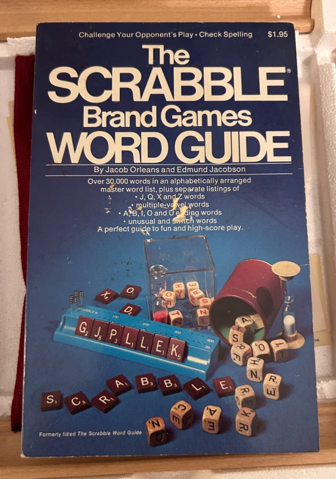 Scrabble Deluxe Game Turntable COMPLETE Maroon Tiles Excellent 1982 w/Bonus Book - Image 3 of 4