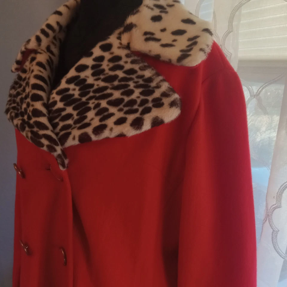 VTG Wool Pea Coat Red M/L? Leopard Print Collar Mob Wife 50s 60s 70s UNION MADE - Image 4 of 4