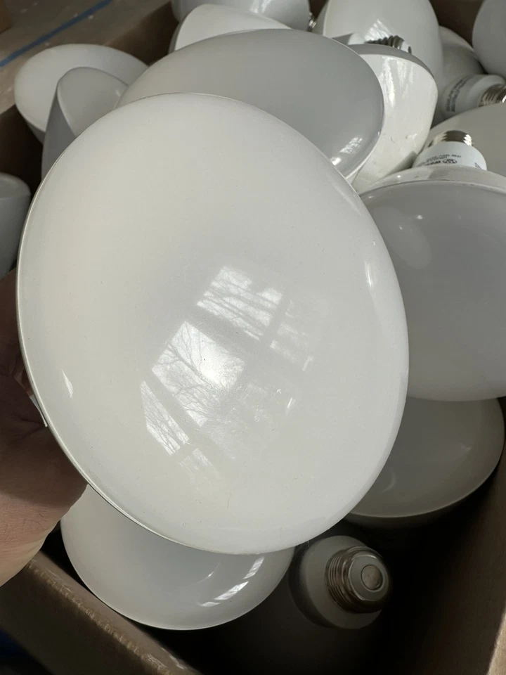 10 Westinghouse LED Dimmable Bulbs - 17R40 - 17W - 3000k - 1230 Lumens - Image 4 of 4