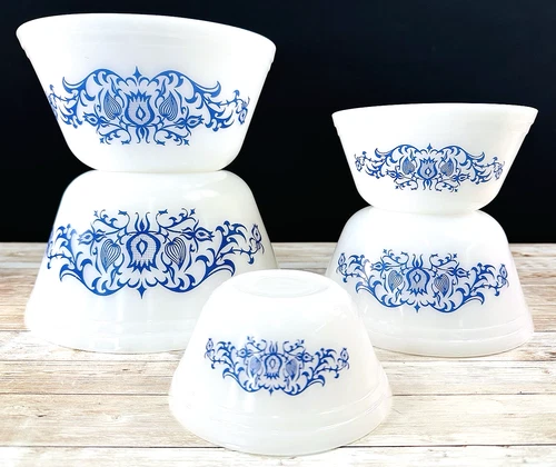 VTG Federal Milk Glass Bucks County Blue Tulip Pattern 5 Nesting Bowl Set!