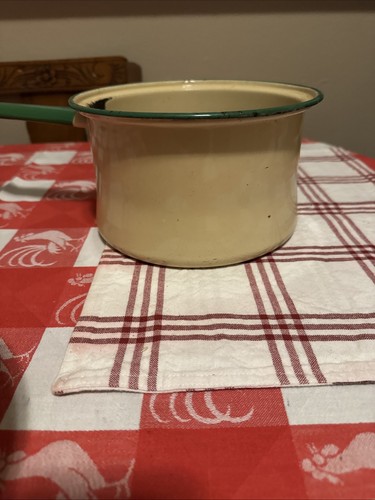 VINTAGE CREAM & GREEN ENAMEL WARE -SAUCEPAN - 1940s - Picture 10 of 12