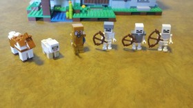 LEGO Minecraft: The Fortress 21127 complete set with minifigs and manuals