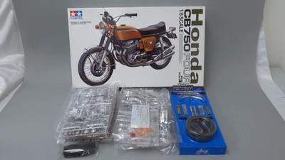 Tamiya 1/6 Honda CB750 Four Big Scale Series Plastic Model Kit