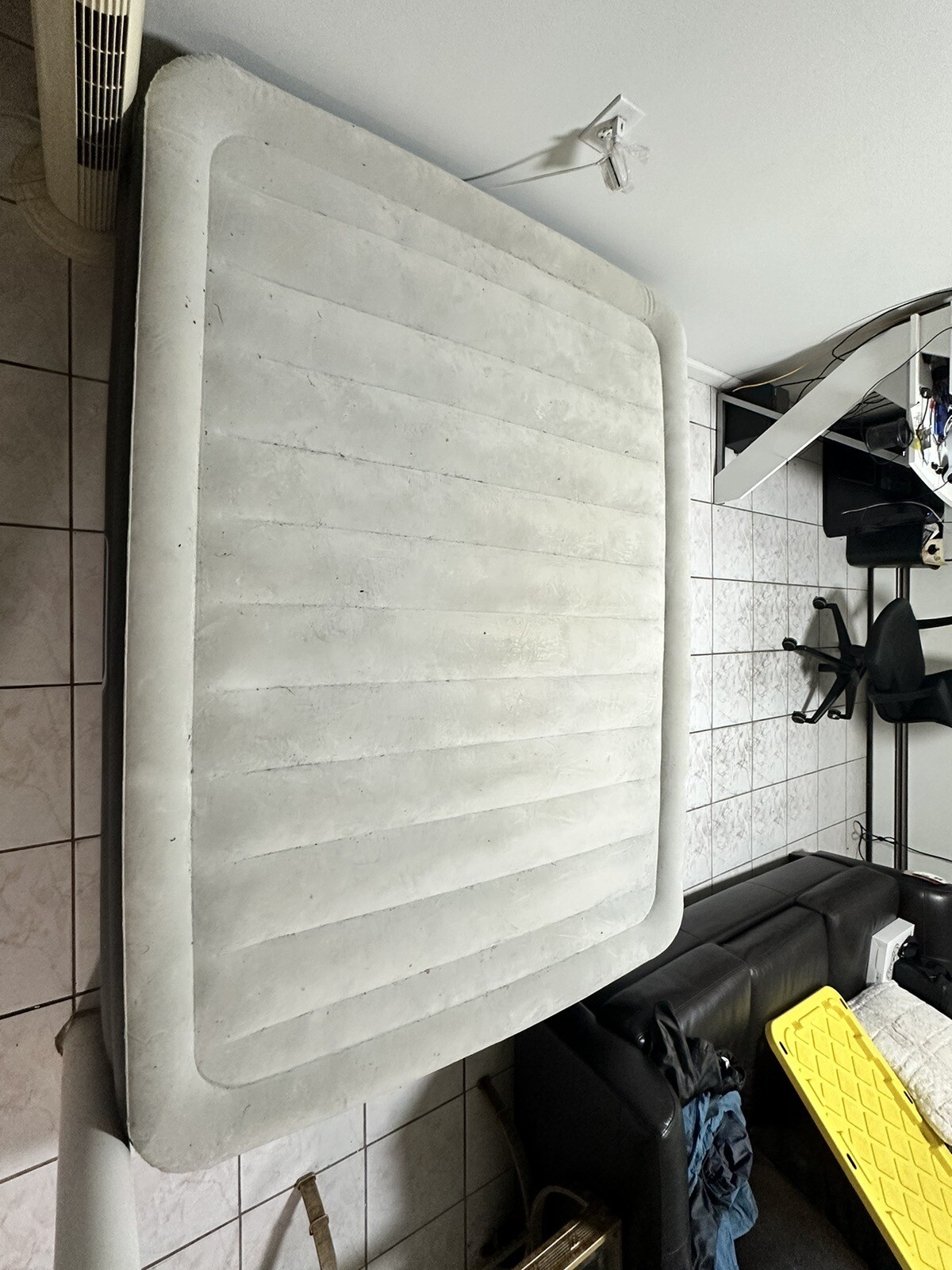 Air Bed Mattress Queen Size with BuiltIn Electric Pump Raised Aerobed