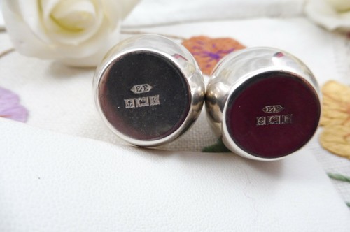 Vintage St Silver Batchelor Miniature Salt & Pepper Shakers Birmingham 1970 - Picture 9 of 10