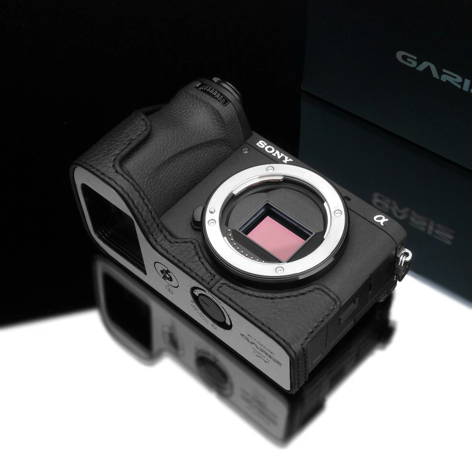 Media funda de cuero genuino Gariz XS-CHA6700BK para Sony A6700 negra Foto 2 de 4