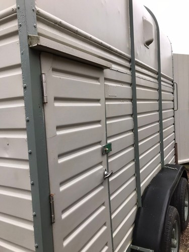 Converted Horse Box Trailer, Newly Refurbished, Vintage Rice, French Grey/Green - Picture 4 of 14