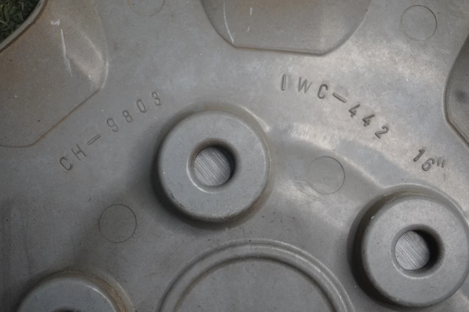 КОЛПАЧОК СТУПИЦЫ КОЛЕСА 16 ДЮЙМОВ 2007 2008 2009 MITSUBISHI GALANT ОТ ОРИГИНАЛЬНОГО ПРОИЗВОДИТЕЛЯ IWC-442 - Изображение 3 из 3