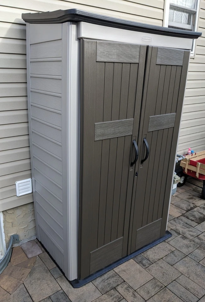 RUBBERMAID Big Max 2 Ft. 6 In. X 4 Ft. 3 In. Large Vertical Resin Storage Shed - Image 3 of 4