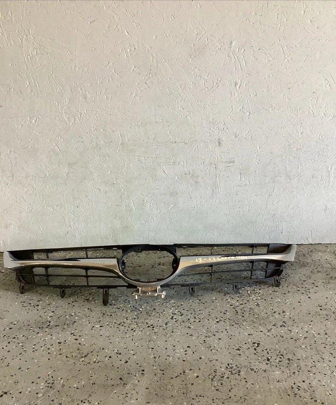2015 2016 2017 Toyota Camry Grille FRONT GENUINE Used Oem 5311106061