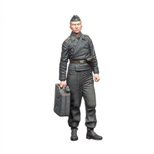 1/35 Scale German Panzer Crew Figure w/ Jerry Can WWII Resin Model Unassembled