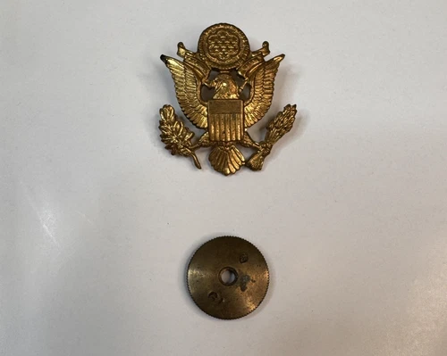 WWII WW2 Era US Army Officer Eagle Cap Hat Badge Military Screw Back Pin Brass
