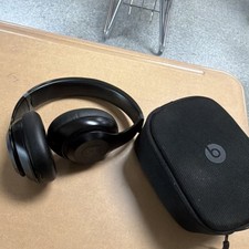 Beats by Dr. Dre Black Headband Over-Ear Headphones with Carrying Case