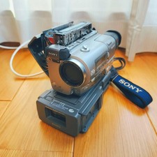 Sony CCD-TR2 Hi8 Video Camera Station Set Used Japan Genuine
