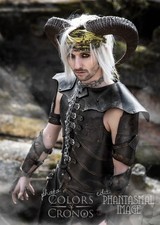 Detailreiche, komplette R&Uuml;STUNG aus ECHTLEDER, schwarz, gold, Larp, Cosplay