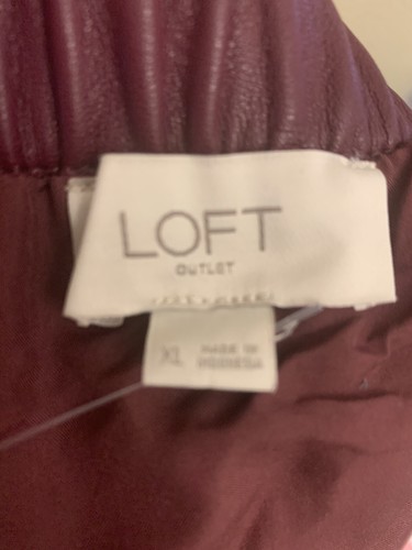 Ann Taylor Loft Women’s Maroon Wine Faux Leather Skirt Size XL Stretch - Picture 2 of 3