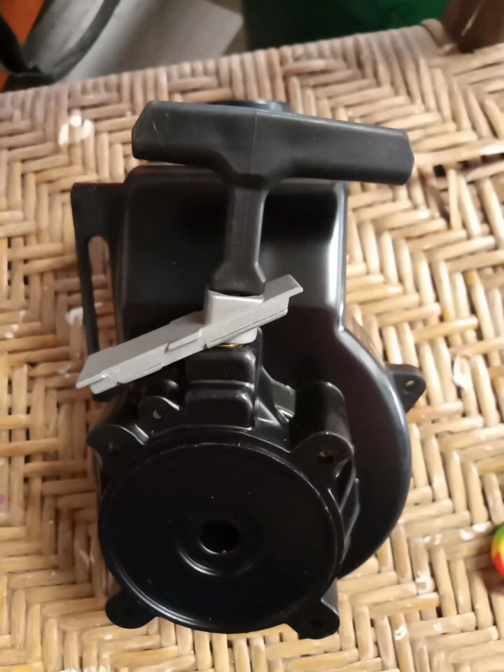 Homelite Pull Starter Housing A-04113 - Image 2 of 4