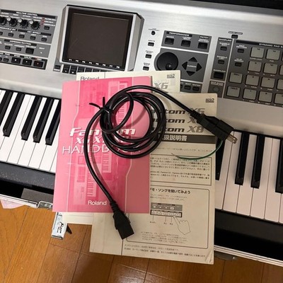 Roland FANTOM X8 88-Key Synthesizer Keyboard with Hard Case with