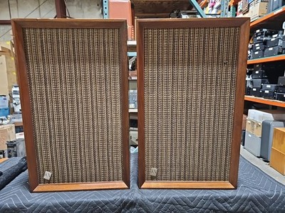 Pair Of KNIGHT KN-2330 VINTAGE 3 Way Speakers.  Work Great!