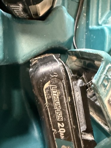 Makita JR105DZ 12V Max CXT Reciprocating Saw Cordless Body Only - SLIGHTLY DUSTY - Picture 3 of 7